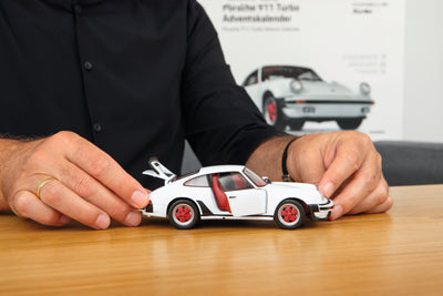 Franzis Porsche 911 Turbo 1:24 Advent Calendar