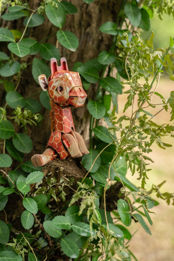 Makebug Giraffe